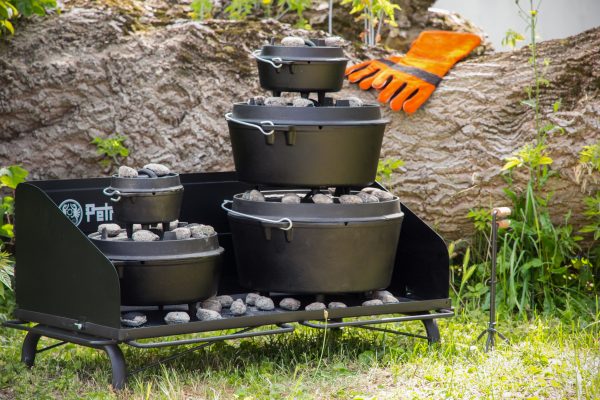 Petromax Dutch oven table